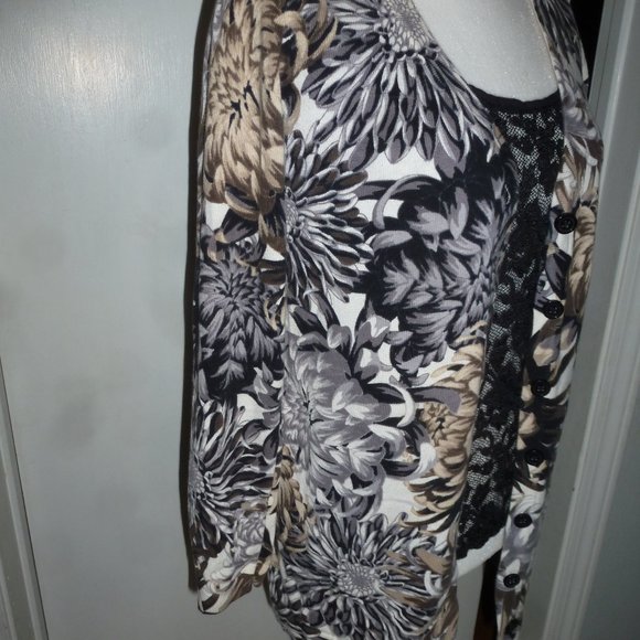 Isaac Mizrahi Live! Women's floral Print button-front  Sweater / Cardigan XXS - Picture 9 of 9